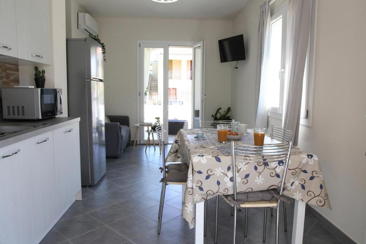 Casa Bianca Marea Apartment Санта Мария Наварезе Екстериор снимка